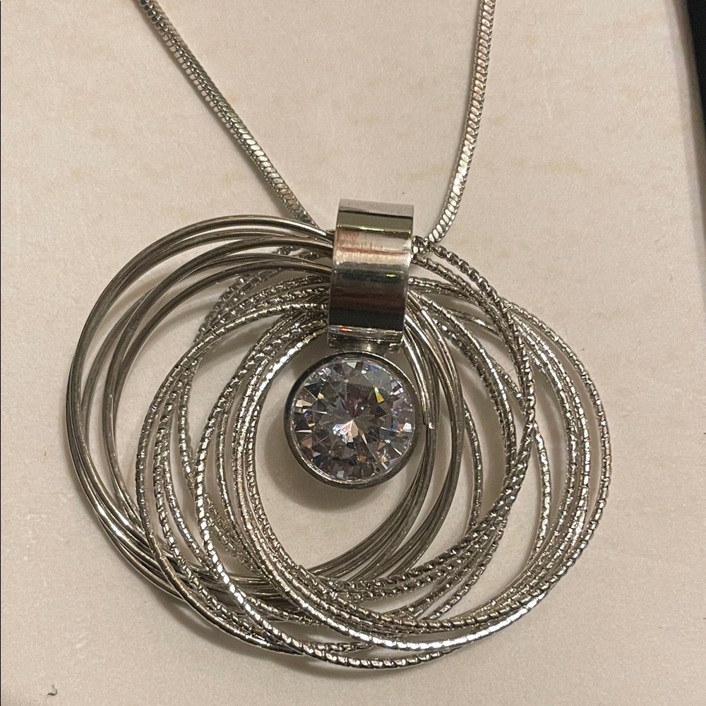 Elegant Silver Necklace and Earring Set - Picture 5 of 5